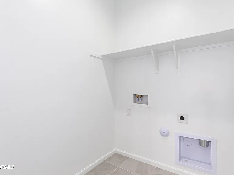 4522 S 127th Dr — Photo 23