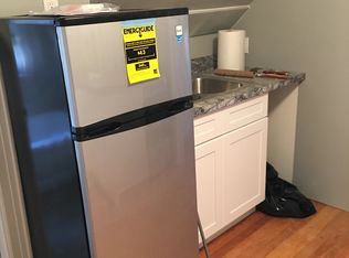 7725 80th St, Ridgewood, NY 11385