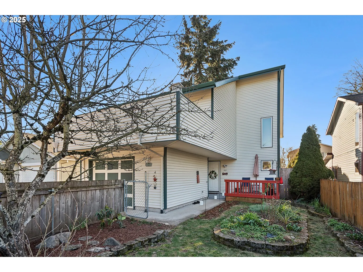 8540 SE Clatsop St photo 1
