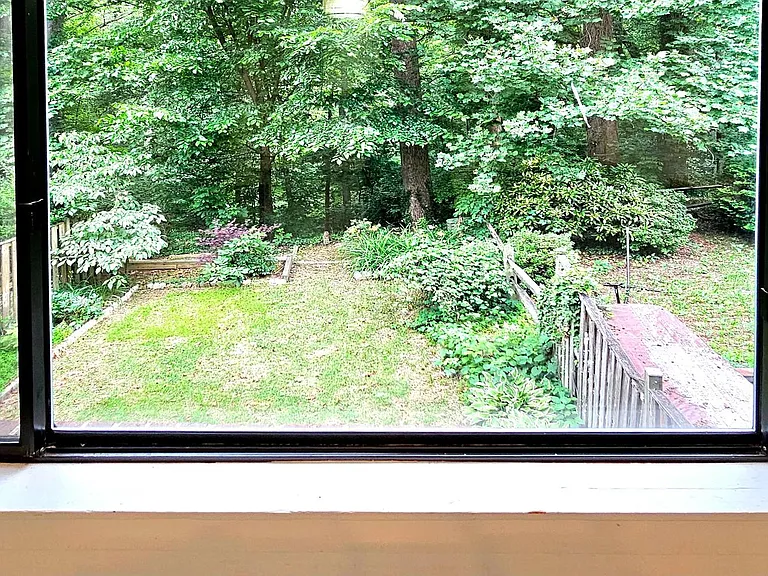 8729 Sheridan Farms Ct — Photo 16