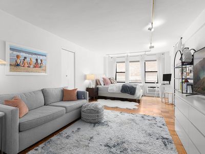 333 E 55th St APT 2C, Manhattan, NY, 10022