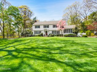 2 Daffodil Ln, Cos Cob, CT 06807
