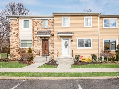 17 Townhouse Dr, Massapequa Park, NY, 11762