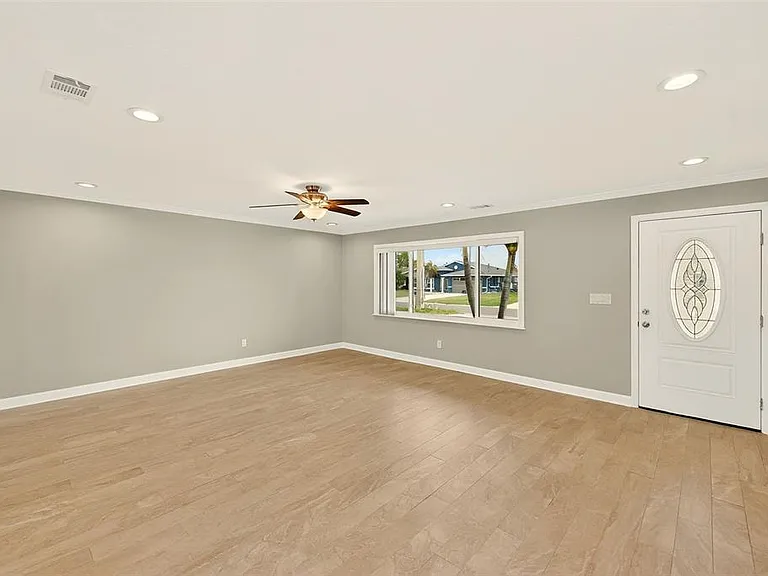 5434 Oakhurst Dr — Photo 4