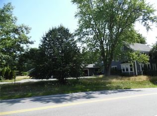 417 Falmouth Rd, Falmouth, ME 04105