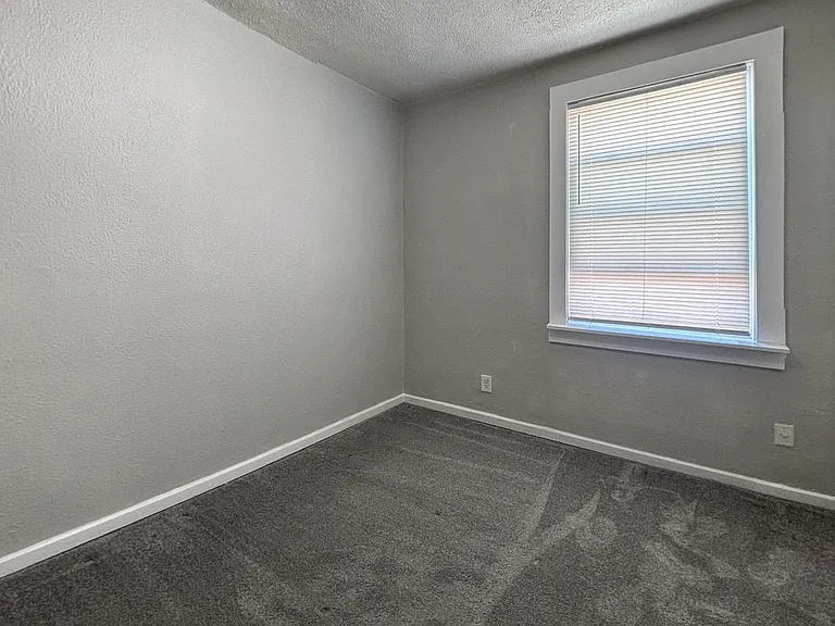 242 Margate Rd — Photo 16