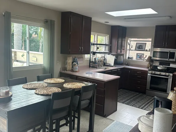 1651 Highland Dr #1, Solana Beach, CA 92075