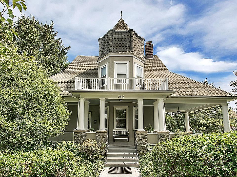 1st image of 305 Travers Ave