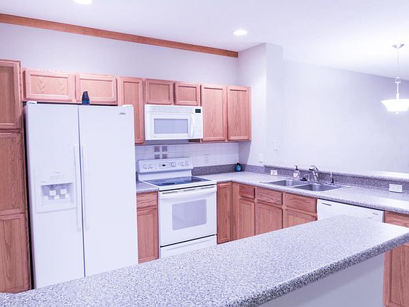 5th image of 9825 Lago Dr
