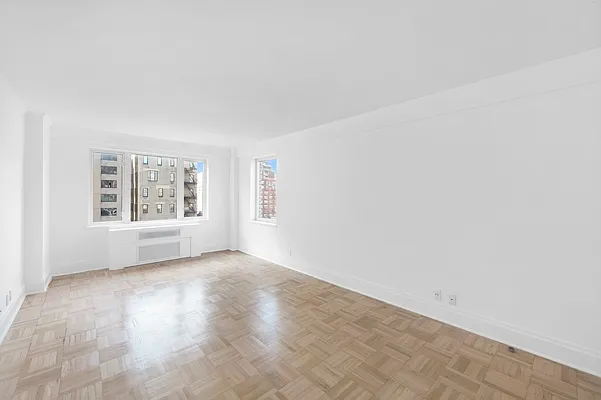 Rented by Stonehenge NYC LLC | media 11