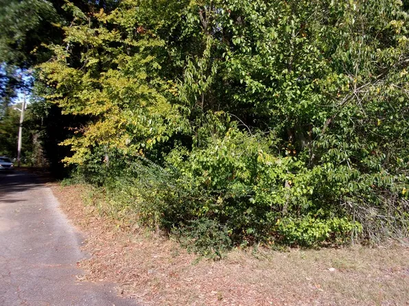 2211 Hanover St, Albany, GA 31707