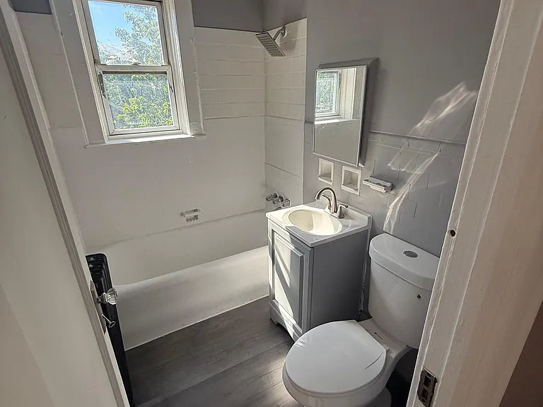 18 N 12th St #304 — Photo 5