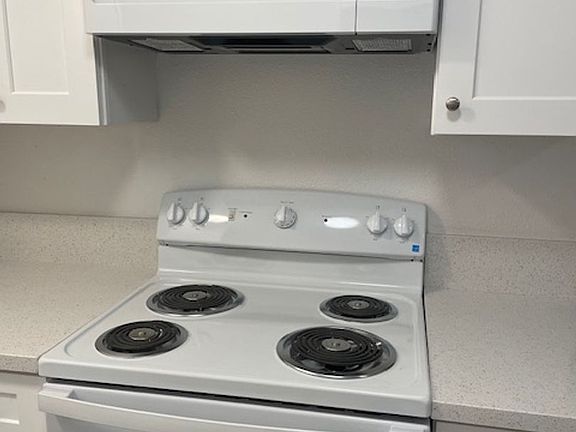 4th image of 602 Anita St #25
