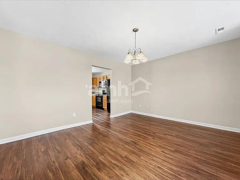 4449 Oakbank Ln — Photo 6