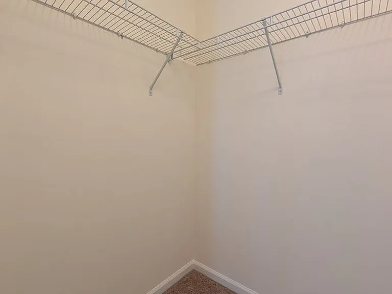 504 Cedar Lakes Dr — Photo 12