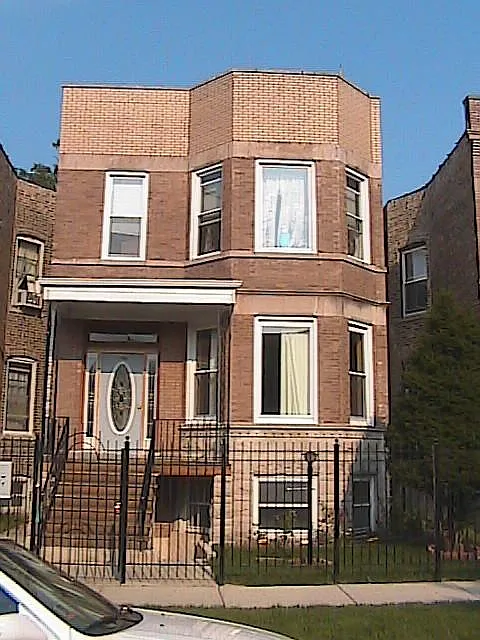 Building Photo 4