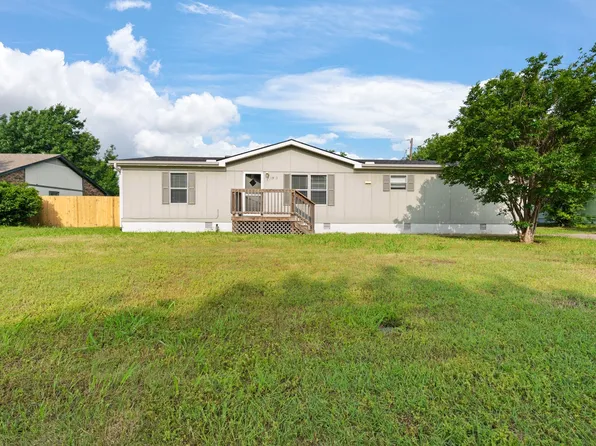 1913 Nolan Ridge Dr, Cleburne, TX 76033