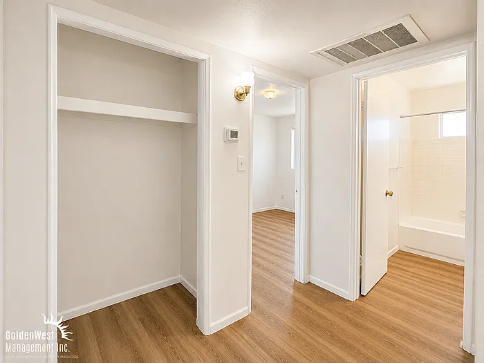 6818 N 17th Ave #11 — Photo 7