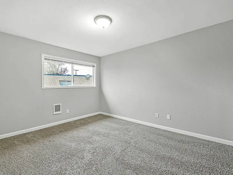 Birchwood — Photo 19
