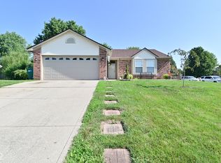 106 Winterberry Ln, Mooresville, IN