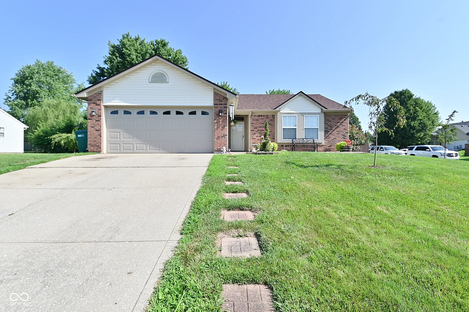 106 Winterberry Ln photo 1
