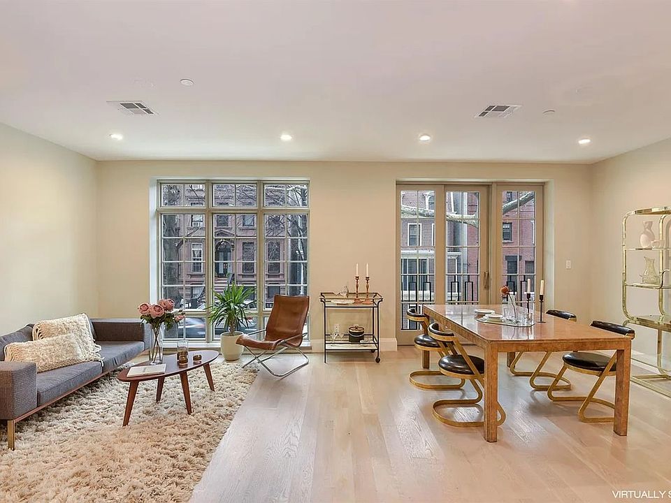 1st image of 132 Cambridge Pl #3