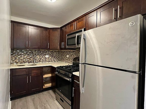 5th image of 3324 Parsons Blvd APT 6H
