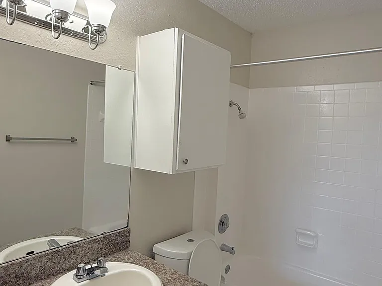 Southern Oaks Apartments — Photo 59