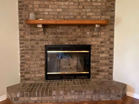 4th image of 306 SW Woodcrest Dr