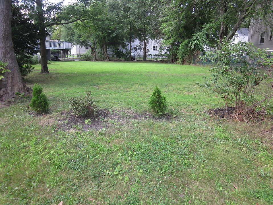 2nd image of 2010 Stratford Ave