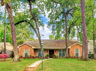 10230 Green Tree Rd, Houston, TX 77042