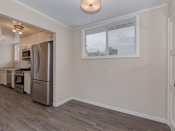 5th image of 1005 California Dr