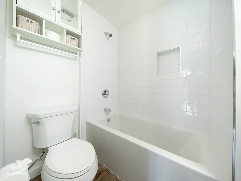 2527 NE 110th St #A — Photo 12