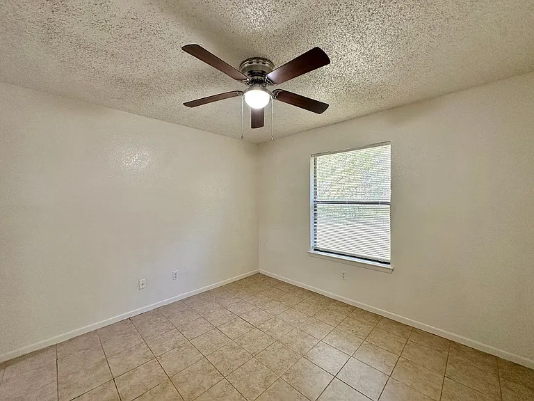 219 E Beeline Ln — Photo 18