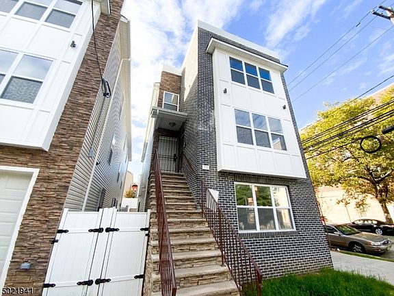 2nd image of 70 N 6th St #2