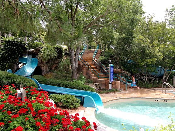 Lockness pool waterslides