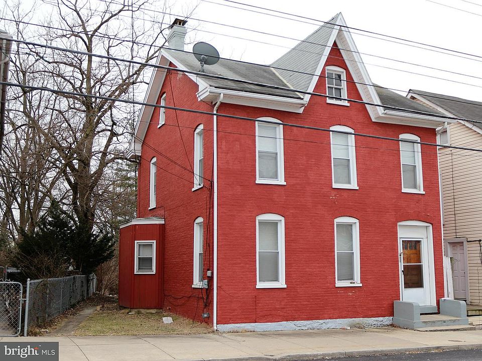 1st image of 717 W Washington St