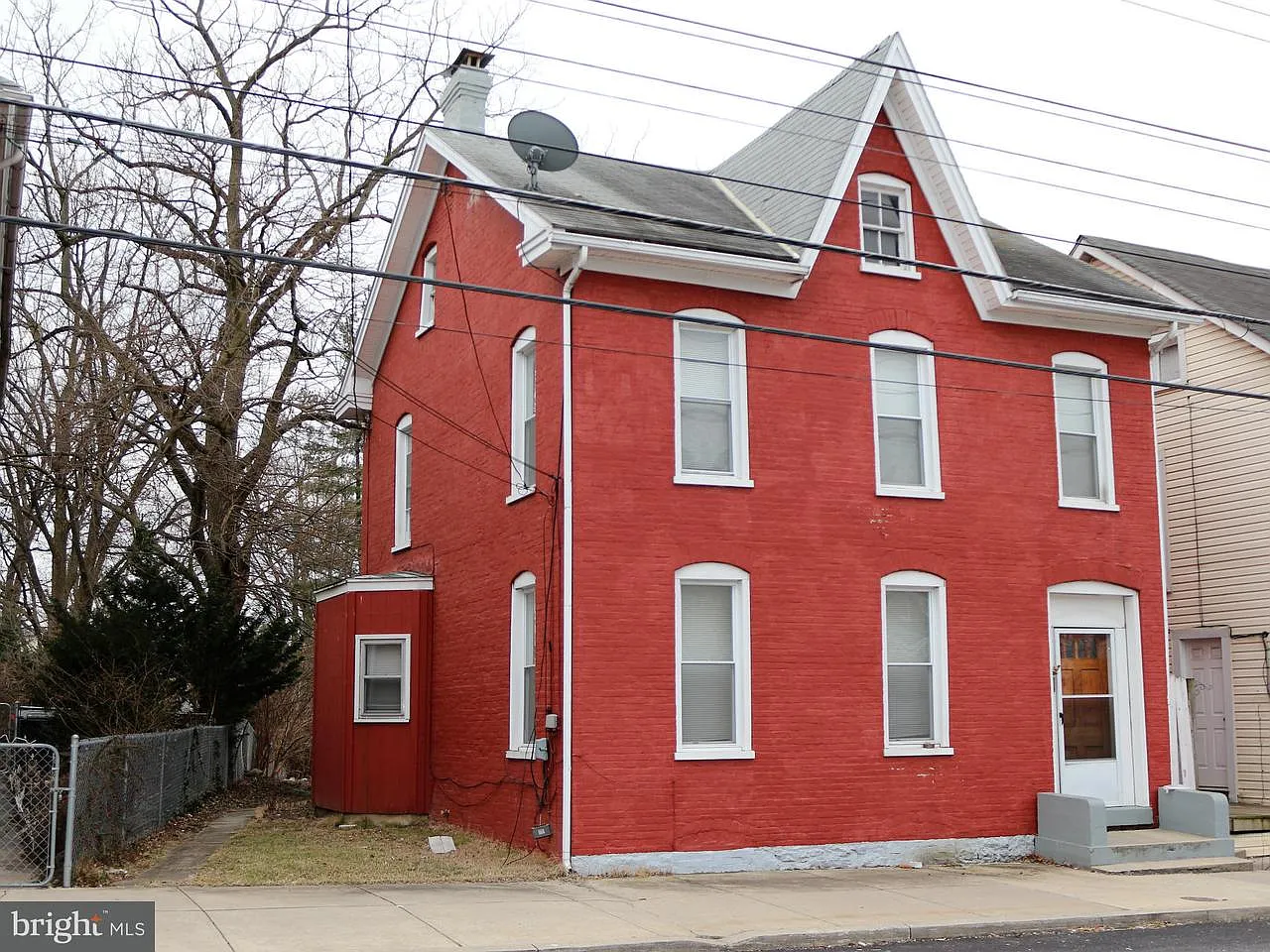 717 W Washington St photo 1