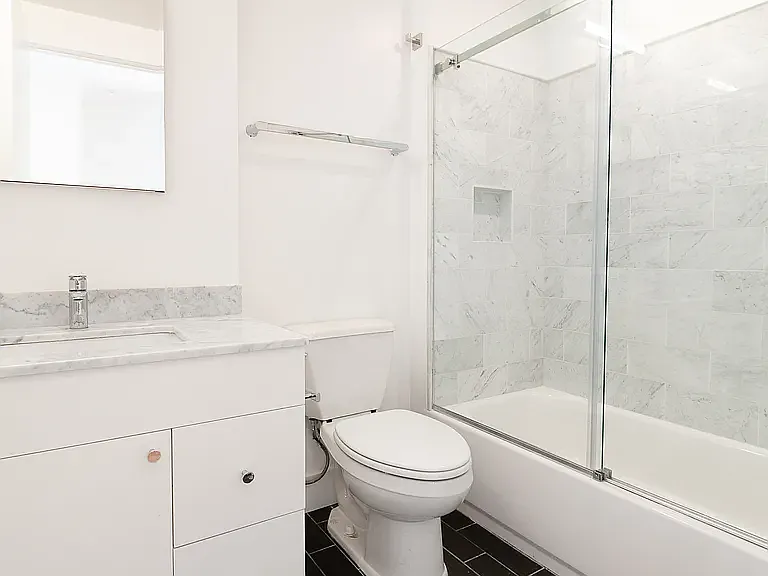226 E 22nd St #5 — Photo 7