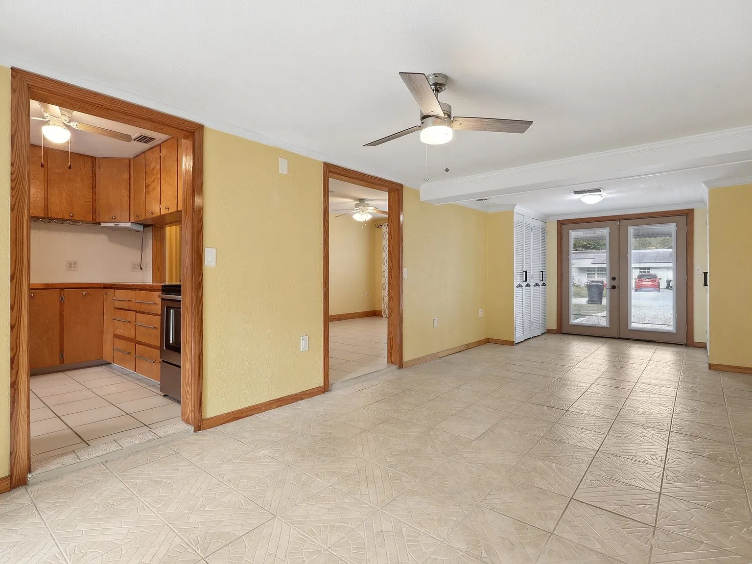 2 bed, 1053 sqft, $1,995 — Photo 4