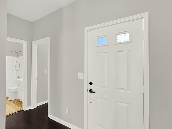 3rd image of 5873 Lost Oaks Dr