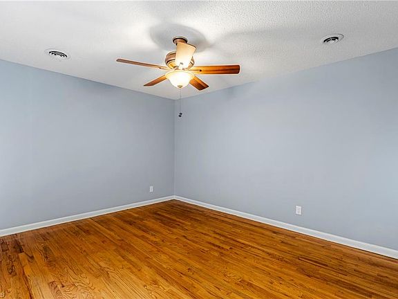 5th image of 3931 Manila Rd