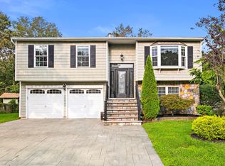 11 Spruce Cir S, Barnegat, NJ 08005