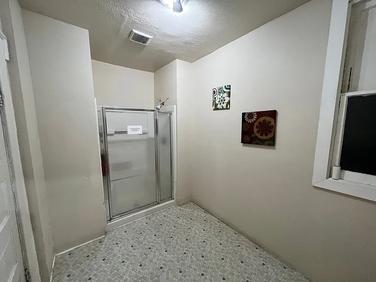 307 1/2 W 2nd Ave #24 — Photo 7