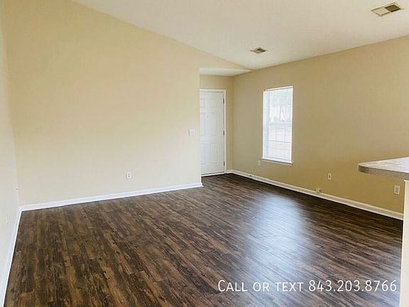 3rd image of 414 Beverly Dr
