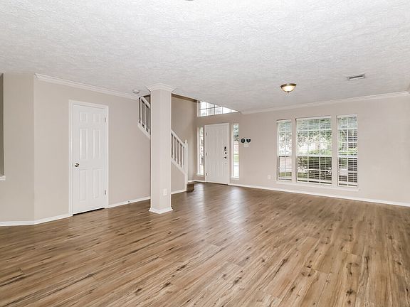5th image of 17116 Valley Glen Rd