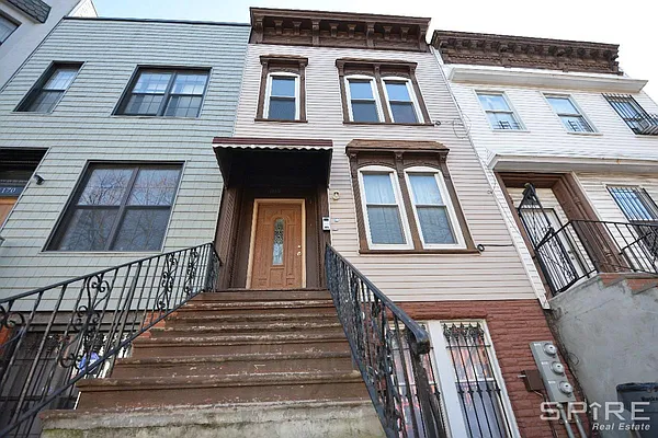 Rented by Spire Group | media 29