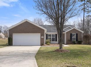 2668 Hidden Pond Cv, High Point, NC 27265