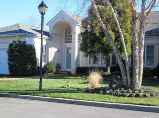 177 Altessa Blvd, Melville, NY 11747