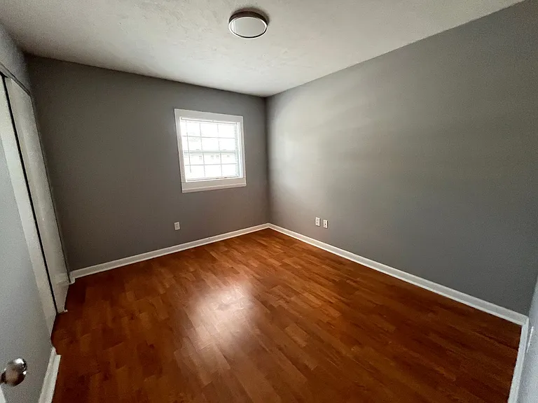 915 Moreland Dr — Photo 25